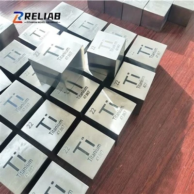Cubo de elemento de titânio de vários tamanhos